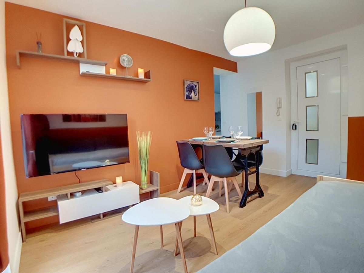 Stop Chez M Select Saga # Qualite # Confort # Simplicite Saint-Fons Buitenkant foto
